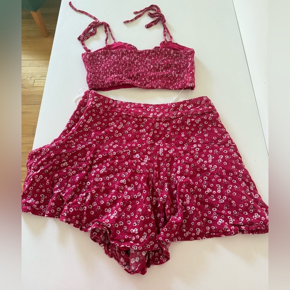 Carly Set Red - Picture 10 of 15